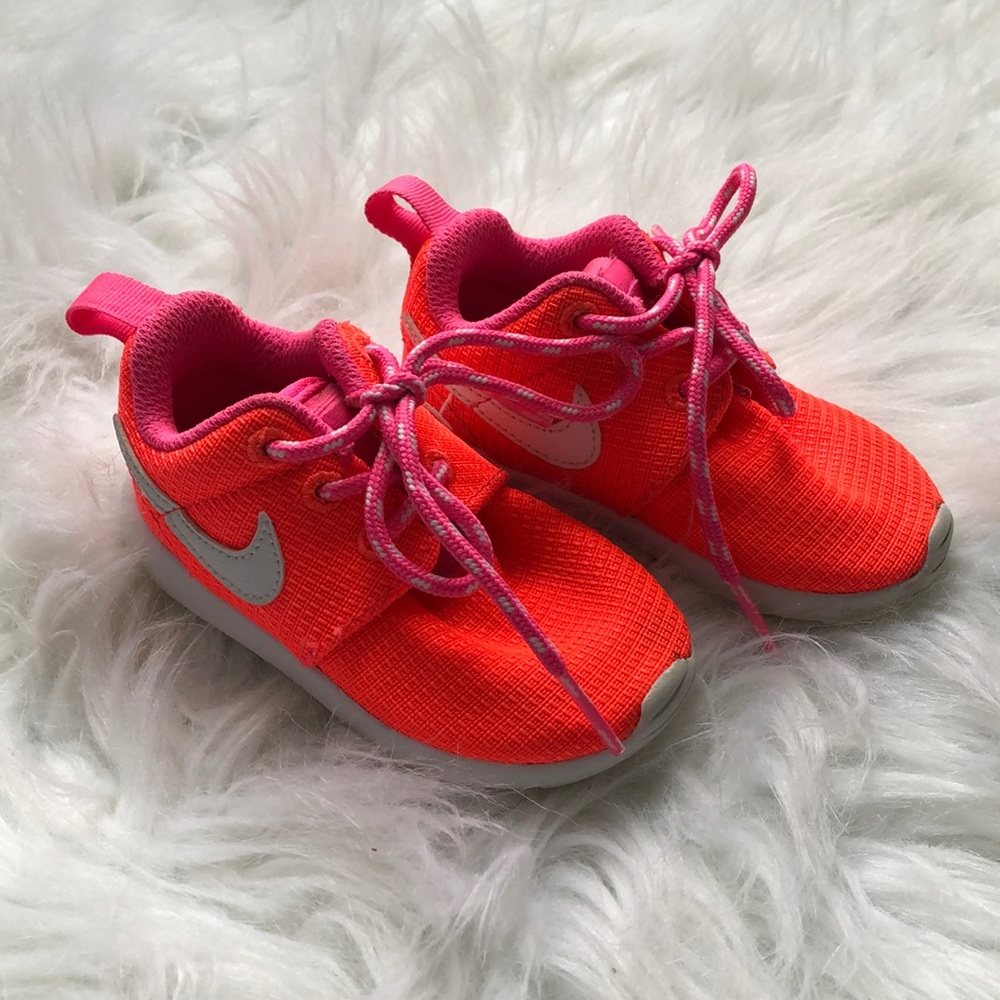 5C Nike sneakers - Picture 2 of 6
